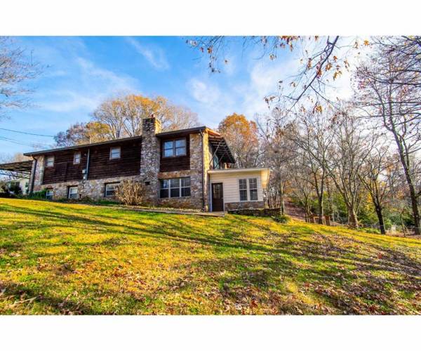 Classic Lake House Lakefront with Fire Pit and Dock