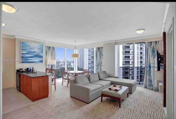 Trump Sunny Isles one bedroom suite+ kitchen.