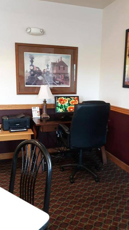 Workspace - Herington Inn and Suites