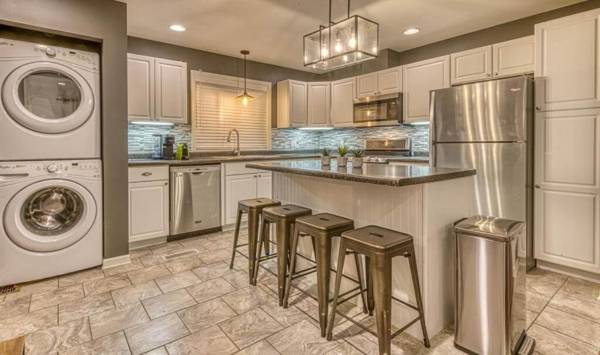 Huge Yard Familyfriendly Smarthome Walk To Beach Dunes Hiking Trails