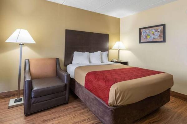 Econo Lodge Asheville Airport