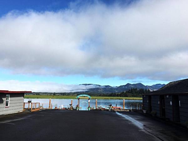 Wheeler on the Bay Lodge and Marina