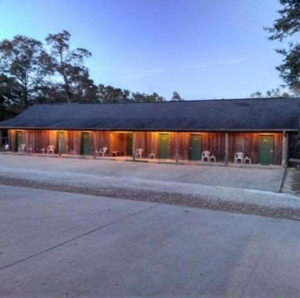 Whispering Creek Lodging & RV Resort