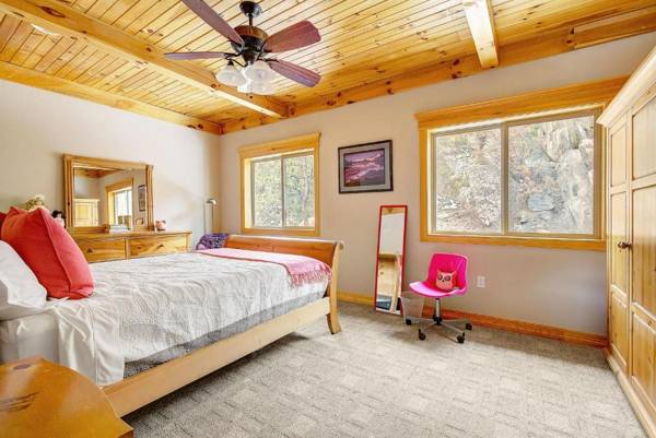 Workspace - TER9659 - Secluded & Spacious Mountain Getaway