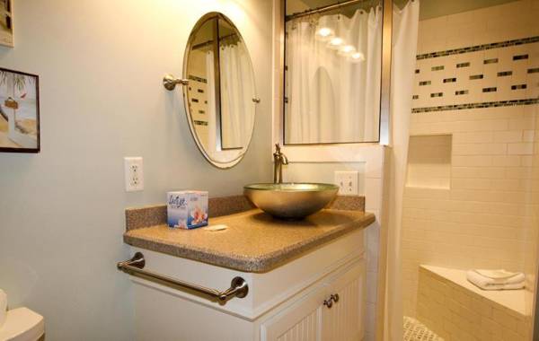 527 Sunsuite - Studio