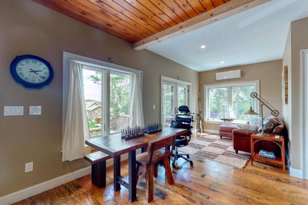 Workspace - Harpswell Retreat