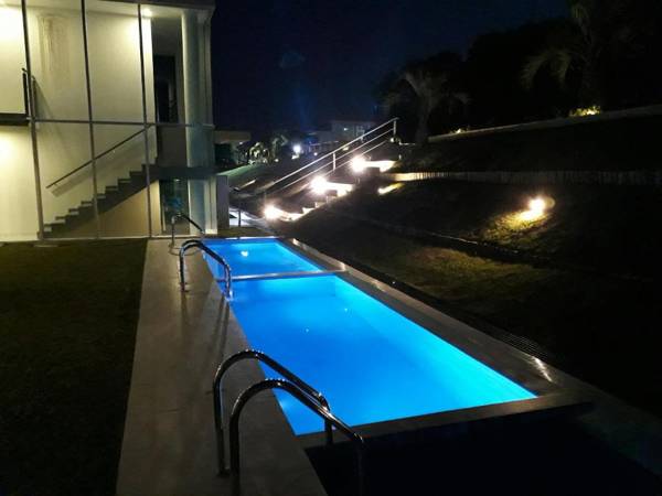 Edificio "Bahia" Punta Ballena.