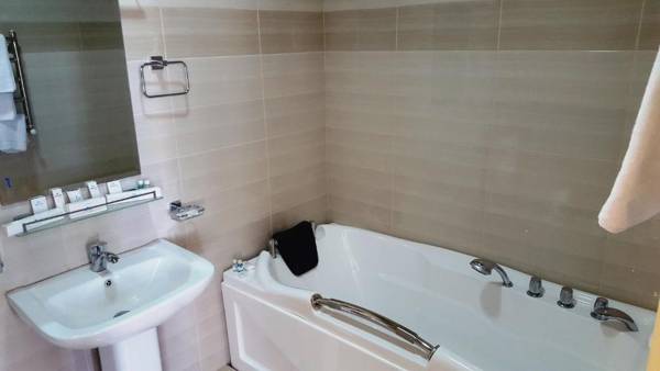 City Line Boutique Hotel