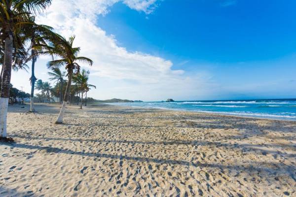 Agua Dorada Beach Hotel