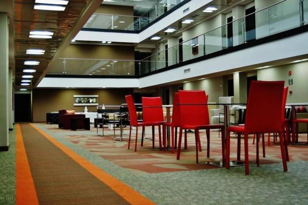 Altamira Village Hotel & Suites