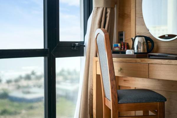 Sunny Ocean Hotel & Spa