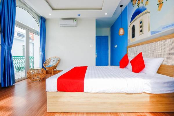 Santorini House and Coffee