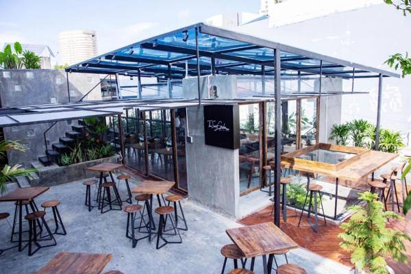 The Garden Hotel & Apartment