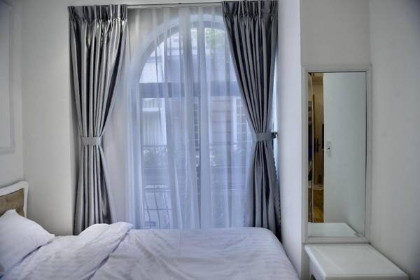 NEW- LUXURY 2 BEDROOM APARTMENT IN CITY CENTER- 3A