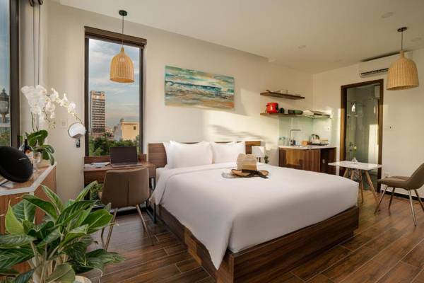 Dragon View Riverfront Hotel