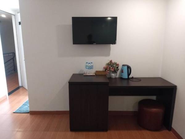 Capital O 1167 Haya Hotel