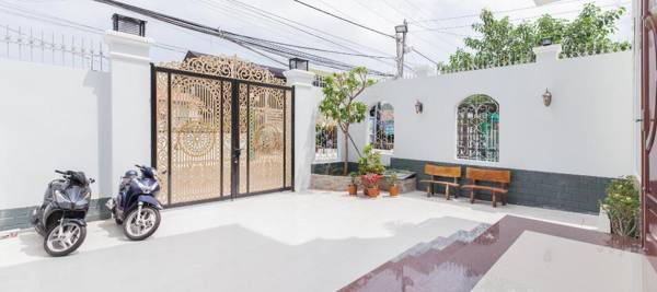 Ruby Villa 09 Strawberry Beach