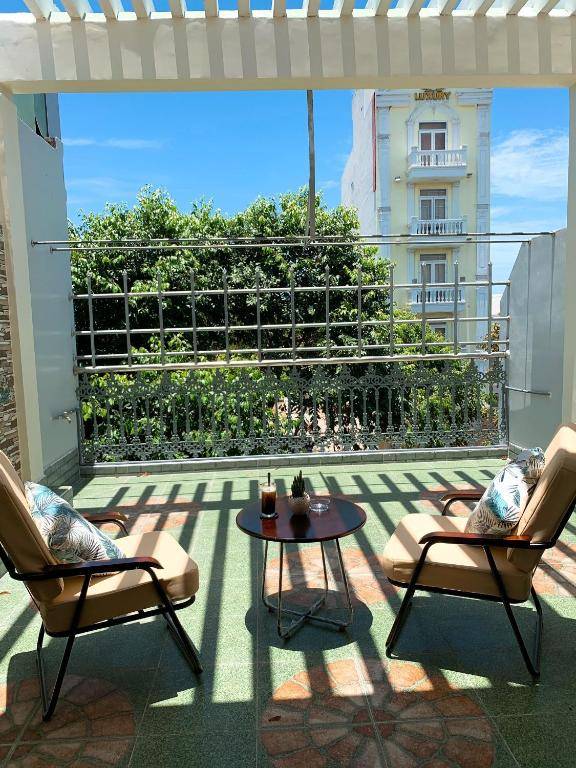 Xoài Xanh Hostel & Villa