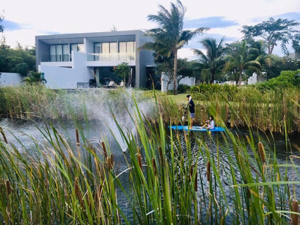 Premium 4BR Riverfront Villa Sanctuary Ho Tram