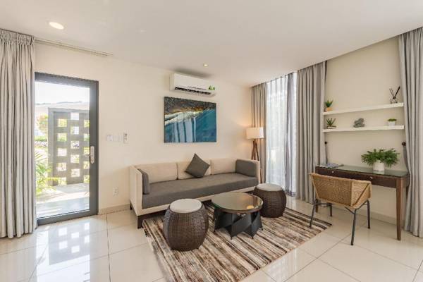 Quan's Villa 2 @ Oceanami Villas & Beach Club