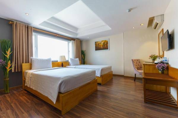 Roseland Corp Hotel