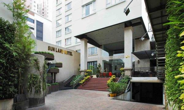 The Arrivals Hotel from Sunland hotel