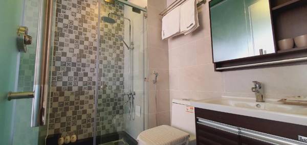 Gemini Saigon Center - New & Clean with Day Use Available