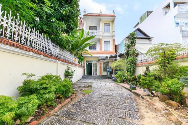 Halo Apartment With Balcony