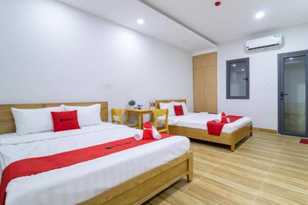 RedDoorz The Jade Hotel Than Nhan Trung