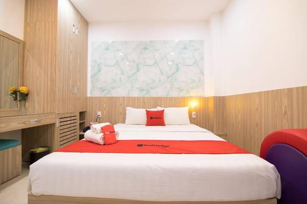 RedDoorz Plus near Gia Dinh International Hospital 2