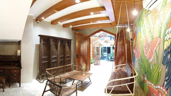 Vintage 1980s Saigon Private House with Rooftop Dining Room in Prime City Central District