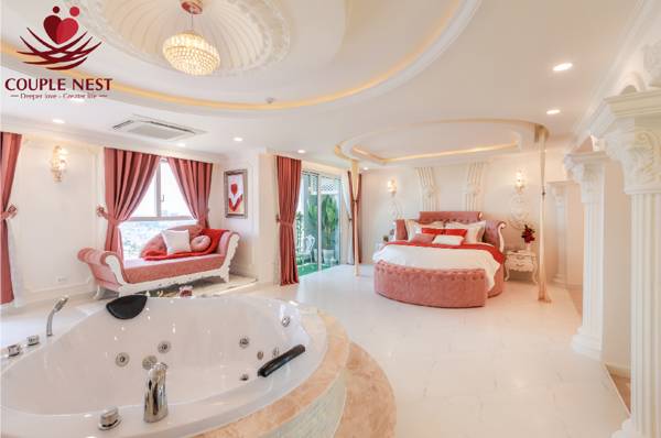 Couple Retreats - Romantic & Luxurious Suite