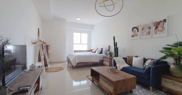 Up & Down Condotel Sunrise City