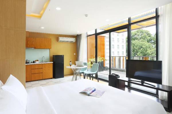 Melina Turtle Lake Saigon Center