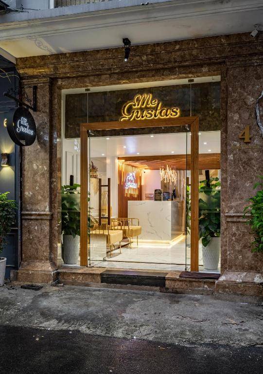 Me Gustas - Love Hotel