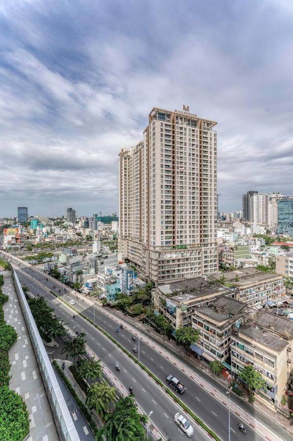 DANNY’s STYLIST FREE GYM POOL APT in CBD Bui Vien