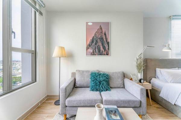 DANNY’s STYLIST FREE GYM POOL APT in CBD Bui Vien