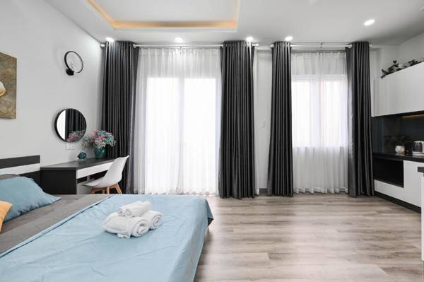 Bear's House - The Riverside