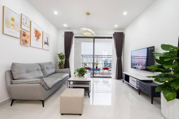 3br-High Fl-Saigon Royal-Hana's Apart-5