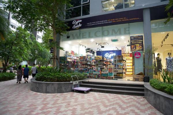 Lovely 3-bedroom serviced apartment Vinhomes P1