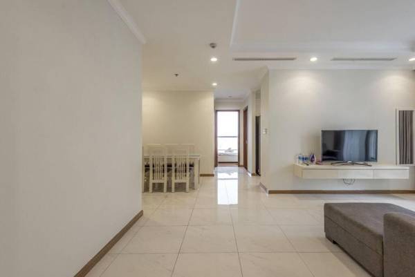 3br Apt next to Landmark81 nice view