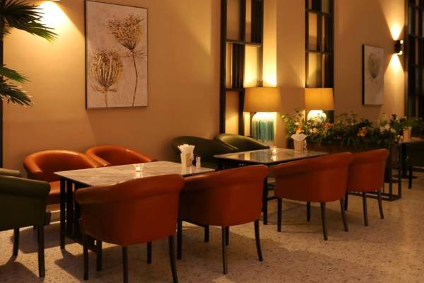 Lanura Apartments and Hotel