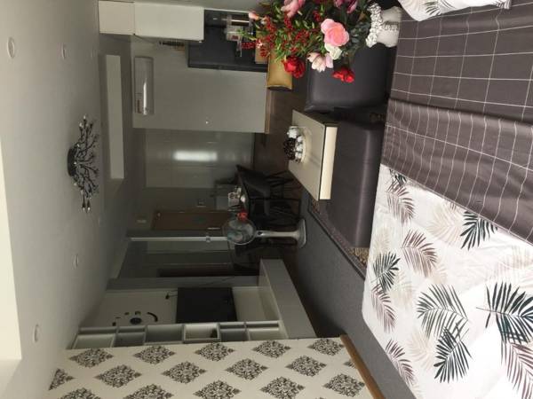 Khách hang la thuong de