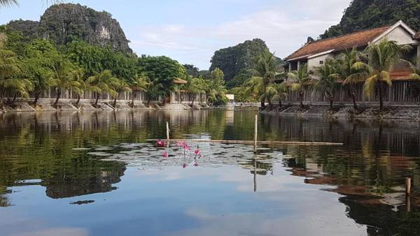 Tam Coc Mountain Lake Homestay