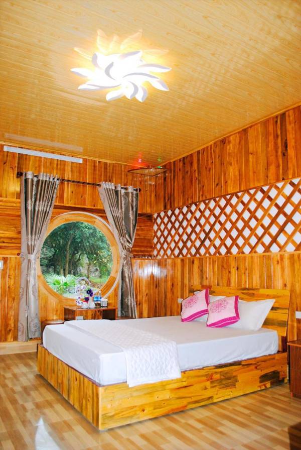 Trang An Mountain House