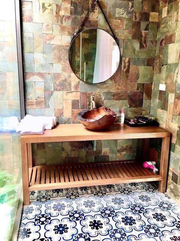 Khu du lịch Hoa Và Đá