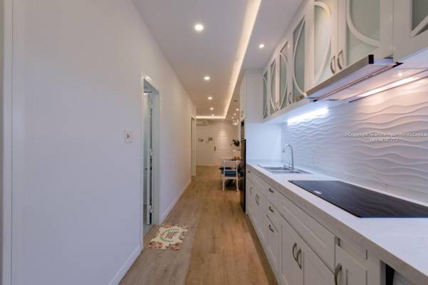 Seaholic Apartment Central