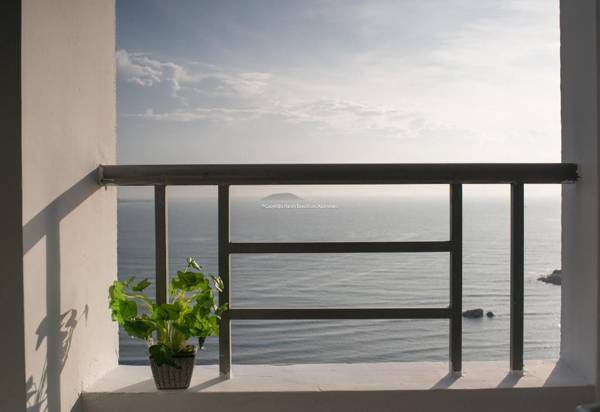 Handy Beachfront Apartment NT