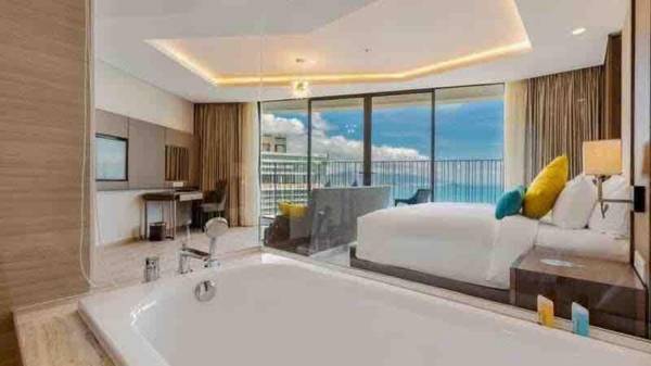 Panorama Ocean View with Bathtub & Balcony