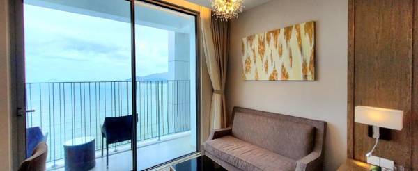 Căn hộ sang trọng đối diện biển và quảng trường